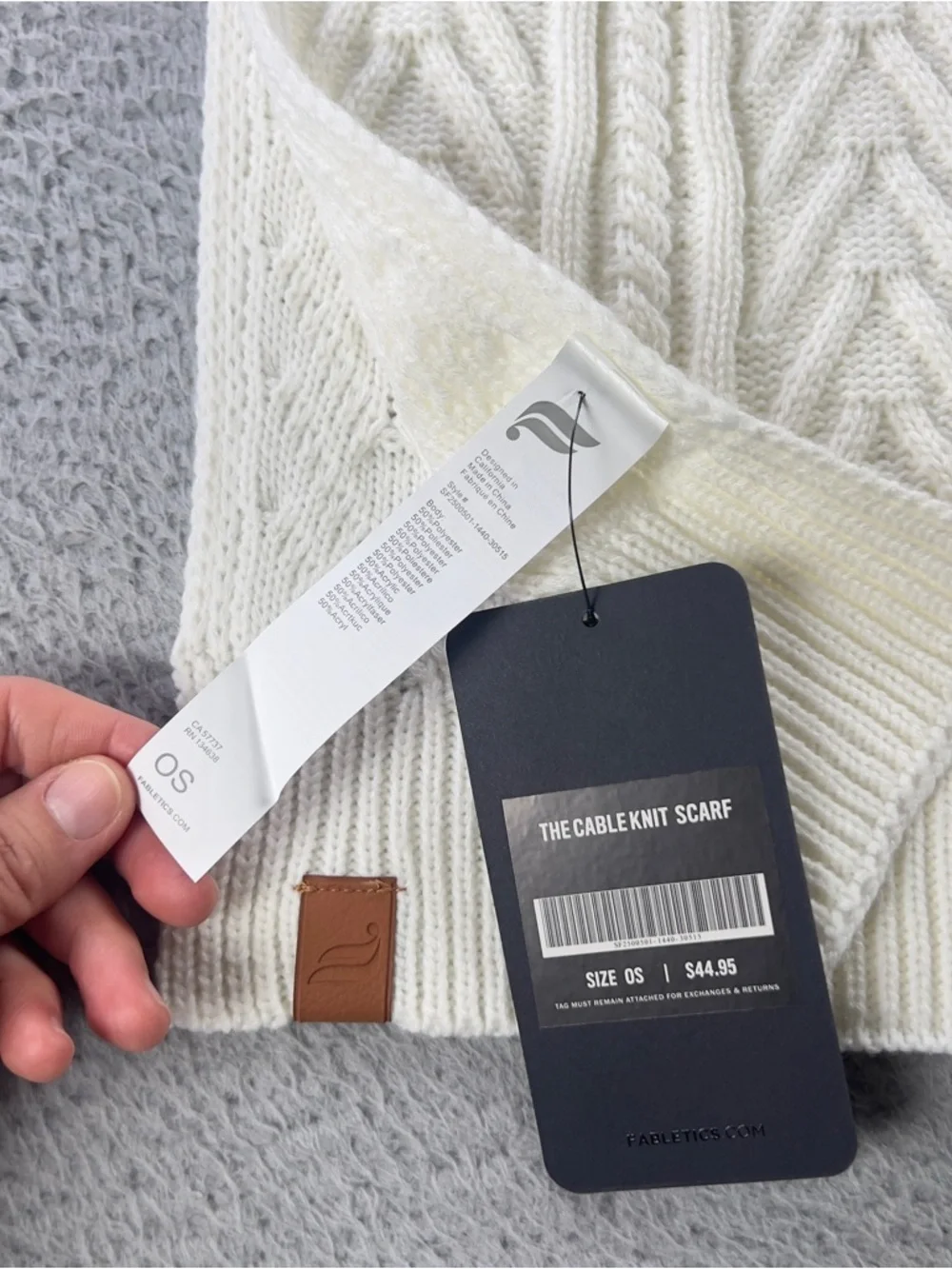 NWT Fabletics The Cable Knit Scarf Womens One Size Ivory Logo Preppy Comfy - Picture 7 of 7